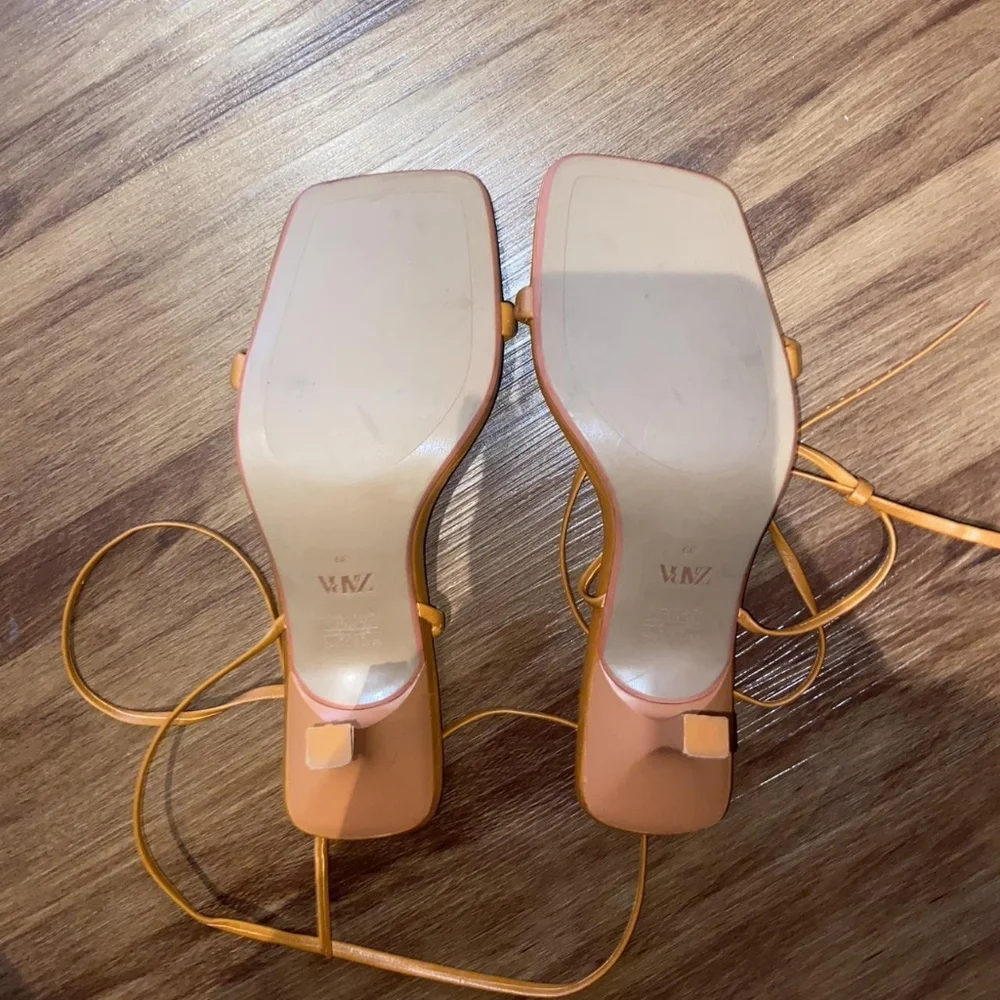Zara Women's Orange Sandals - Picture 2 of 2